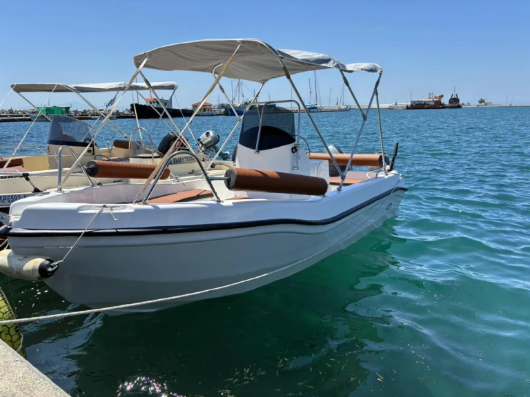 Noleggio Barca a motore Athrakiboats con patente nautica