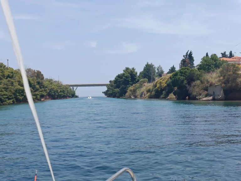 Noleggiare una Athrakiboats TRITON a Néa Moudhaniá