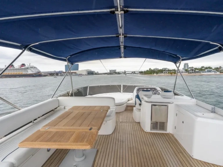Noleggio Yacht di lusso a Miami – Sunseeker Manhattan 80