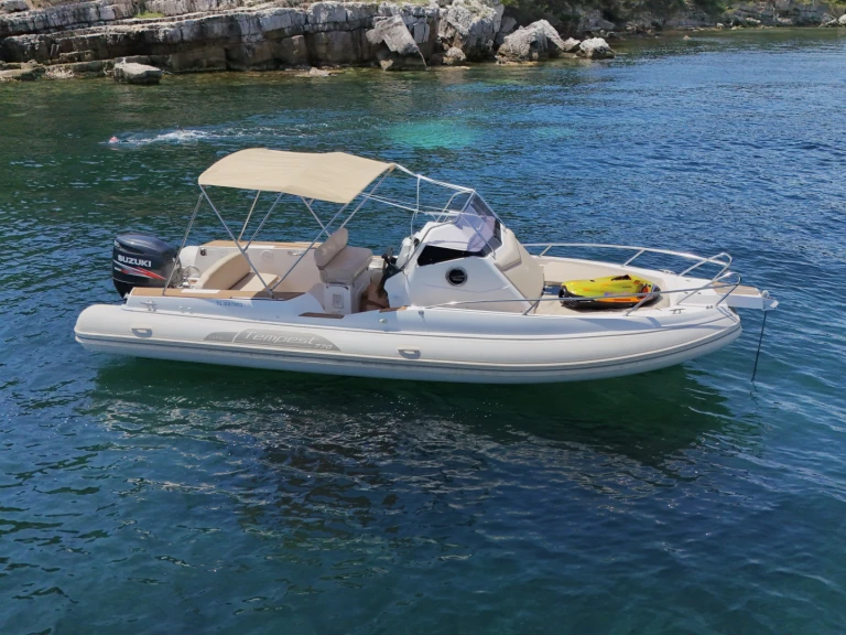 Noleggio Gommone a Cannes – Capelli Tempest 770 WA