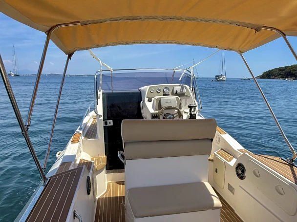 Noleggio Gommone Capelli con patente nautica