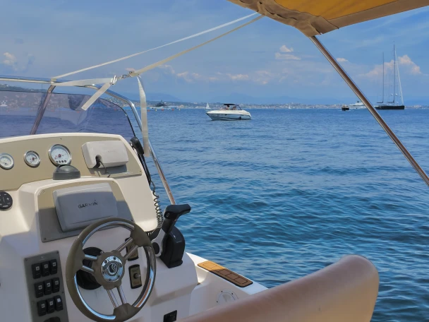 Gommone a noleggio a Cannes al miglior prezzo