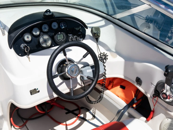 Noleggio Barca a motore con o senza skipper Sea Ray a Cannes