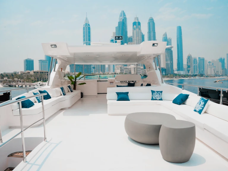 Noleggiare una  Luxury Motor Yacht X35 a Dubai Marina