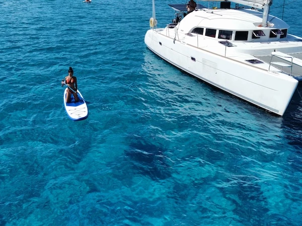 Catamarano a noleggio a La Caletta al miglior prezzo