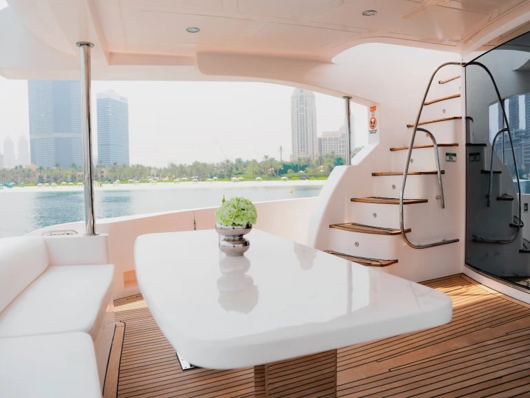 Noleggio barche Dubai Marina economico Luxury Motor Yacht X35