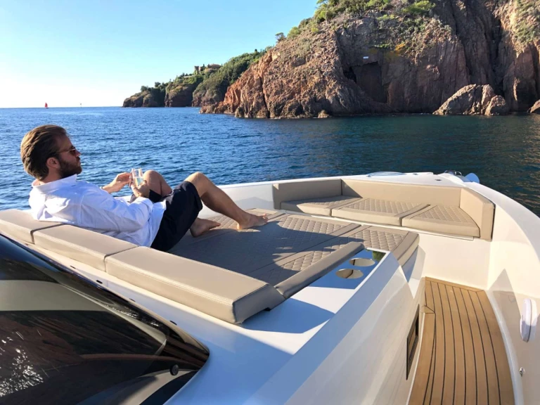 Noleggio barche De Antonio MONTE OLYMPO a Álimos su Samboat