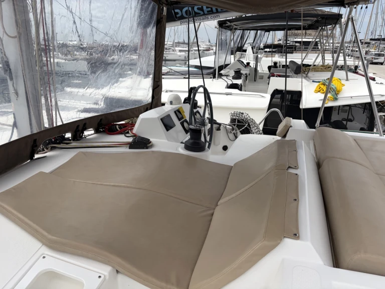 Noleggio Catamarano Bali con patente nautica