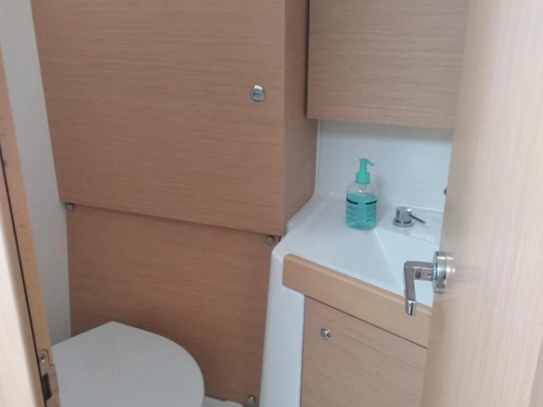 Noleggiare una Bénéteau Oceanis 38.1 a Livorno