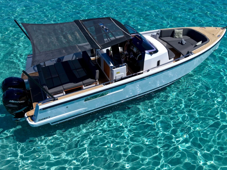 Noleggiare una Fjord Fjord 38 Xpress a Marina Botafoch
