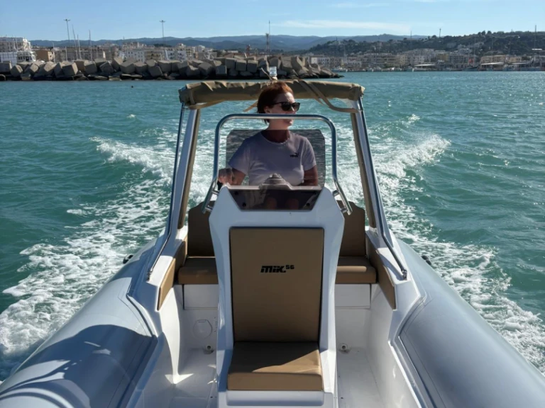 Noleggiare una Micucci Mik Boat 560 a Vieste