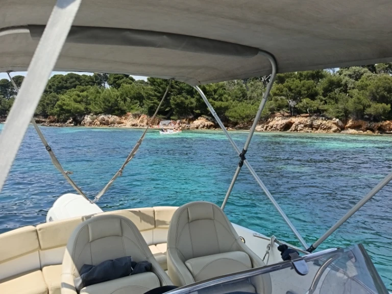 Noleggio Barca a motore a Mandelieu-la-Napoule – Bénéteau Flyer 550 Open S2