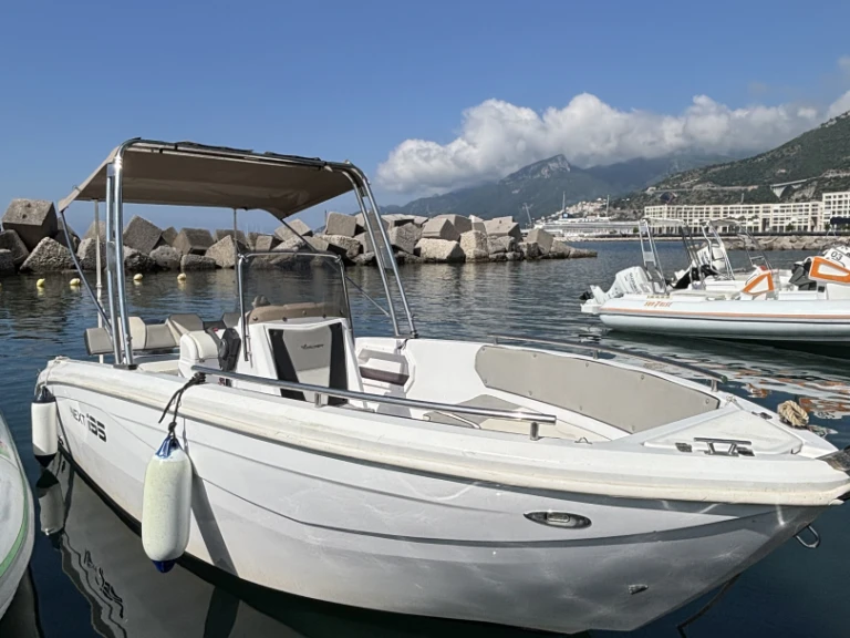 Noleggio Barca a motore con o senza skipper Next a Salerno