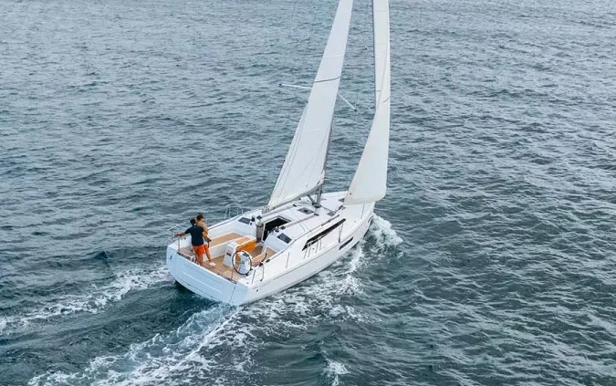 Noleggio Barca a vela Bénéteau con patente nautica