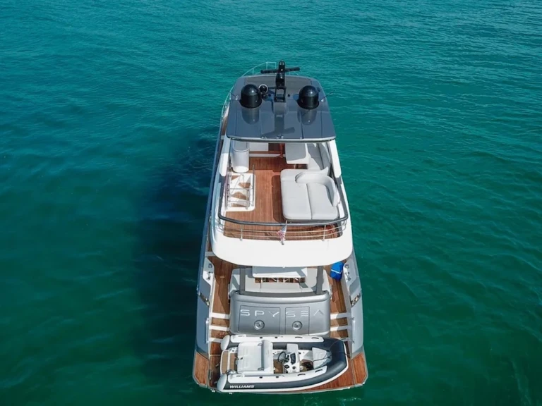 Noleggio Yacht di lusso Azimut con patente nautica