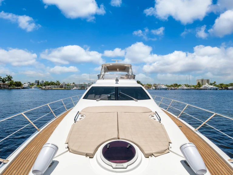 Noleggiare una Azimut 64 Flybridge a Fort Lauderdale