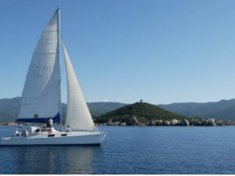 Noleggio Catamarano Fountaine Pajot con patente nautica