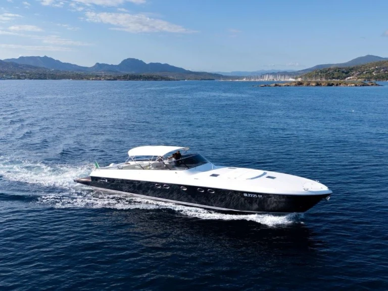 Noleggio Yacht di lusso a Porto Rotondo – Itama Itama Fifty Five