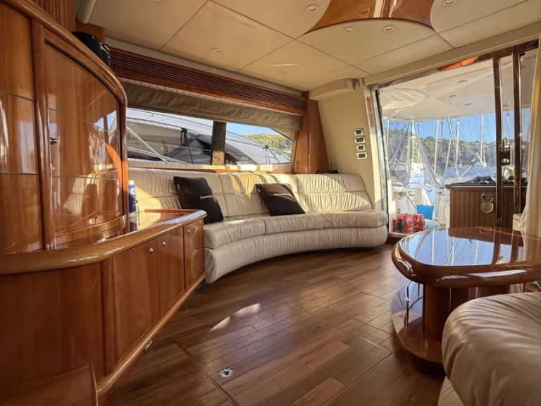 Noleggio Yacht di lusso con o senza skipper Sunseeker a Agropoli