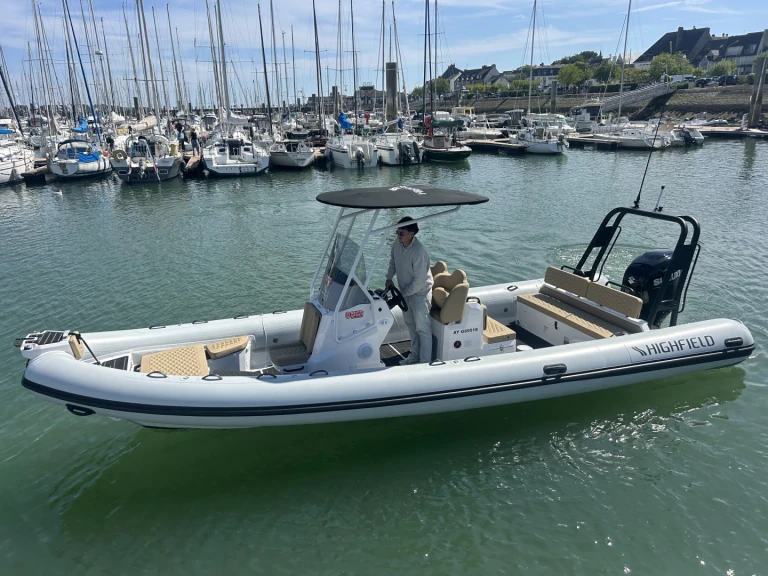 Highfield Patrol 760 da affittare a  La Trinité-sur-Mer