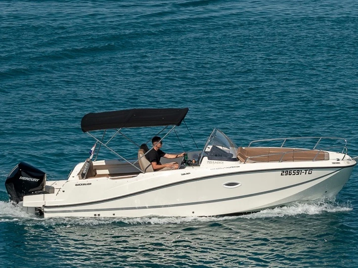 Quicksilver Activ 755 Sundeck da affittare a  Spalato