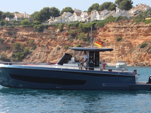 Noleggio Barca a motore con o senza skipper italyure a El Toro