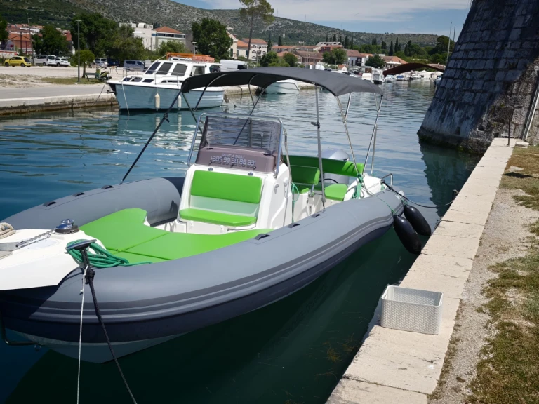 Noleggio Gommone con o senza skipper Marlin Boat a Spalato