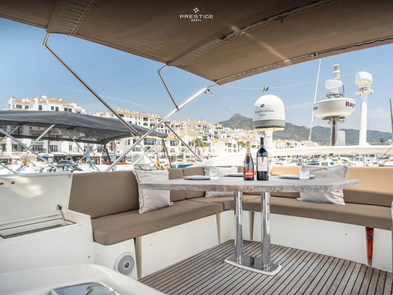 Noleggiare una Jeanneau Prestige 500 Fly a Puerto Deportivo de Lujo en Marbella
