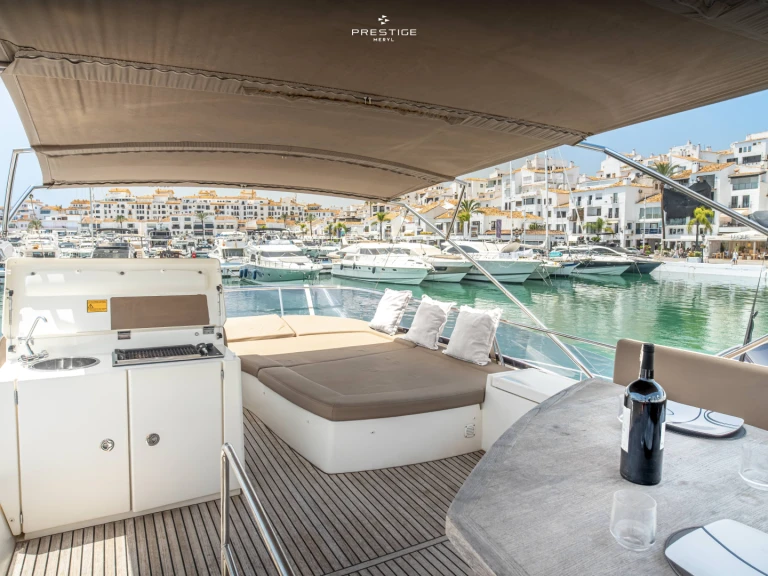 Noleggio Barca a motore a Puerto Deportivo de Lujo en Marbella – Jeanneau Prestige 500 Fly