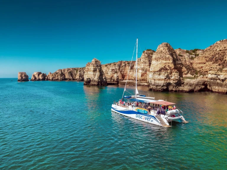 Noleggio Catamarano a Marina de Lagos – Custom Made custom