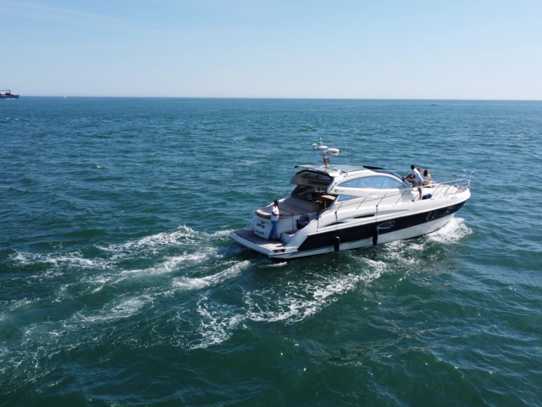 Noleggio Yacht di lusso a Lisbona – Cranchi Mediterranee 47 Hard Top