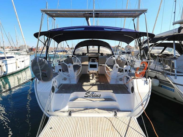 Bavaria Cruiser 46 da affittare a  Pola