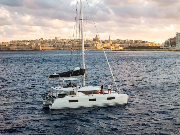 Noleggiare una Lagoon Lagoon 46 a Gżira