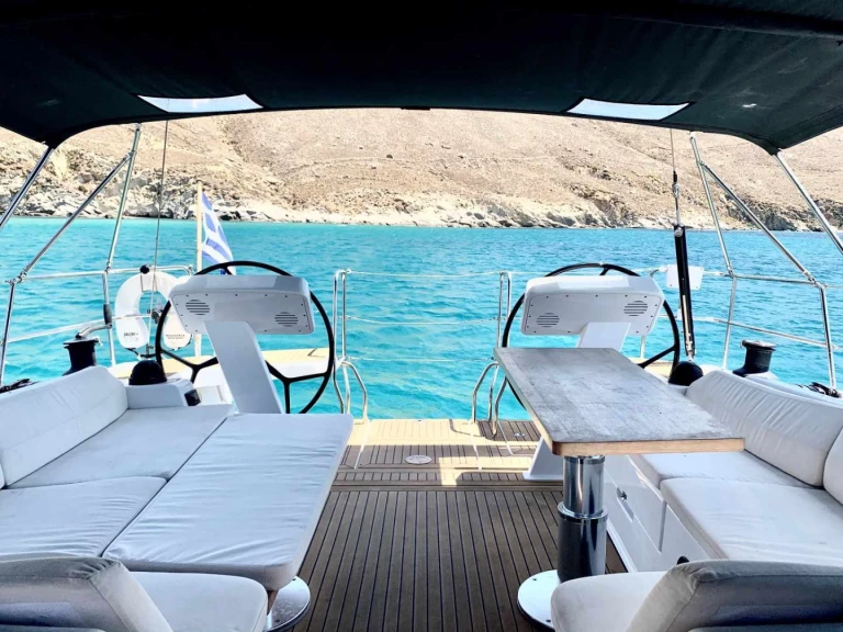 Noleggiare una Hanse Hanse 508 a Nikiána