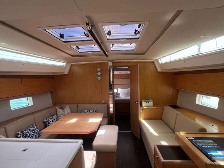 Noleggio a Álimos – Bavaria Bavaria C50 Style su SamBoat