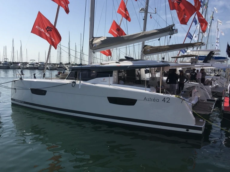 Fountaine Pajot Astrea 42 da affittare a  Marsiglia