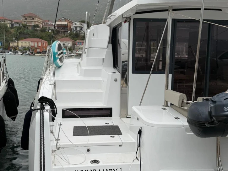 Noleggio Catamarano Bali con patente nautica