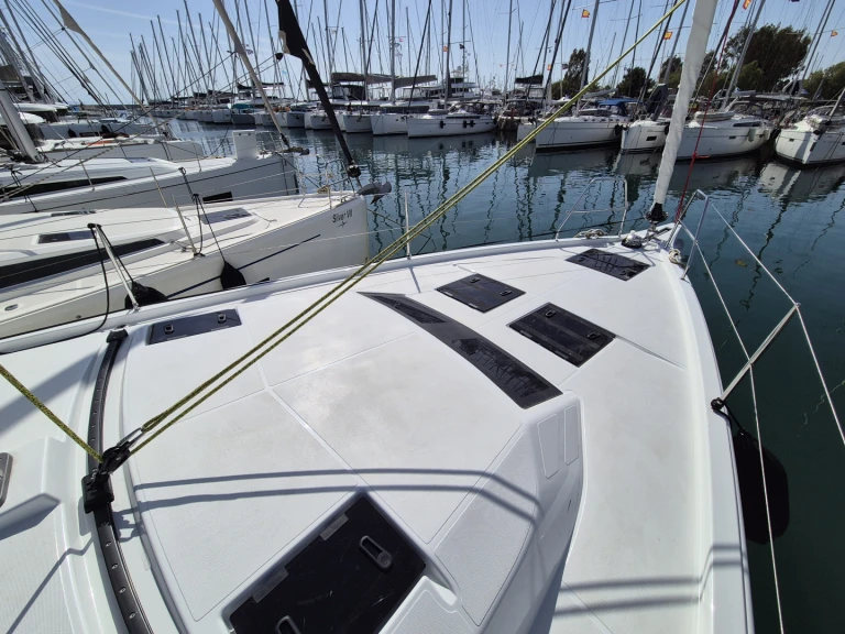 Noleggio Barca a vela a Álimos – Dufour Dufour 44