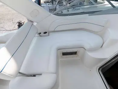 Noleggio Barca a motore Bayliner con patente nautica
