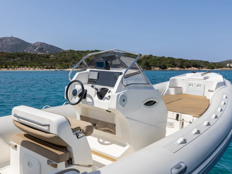 Gommone a noleggio a Port Grimaud al miglior prezzo