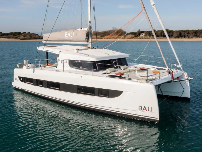 Noleggio Catamarano a Ribishi – Bali Bali Catsmart