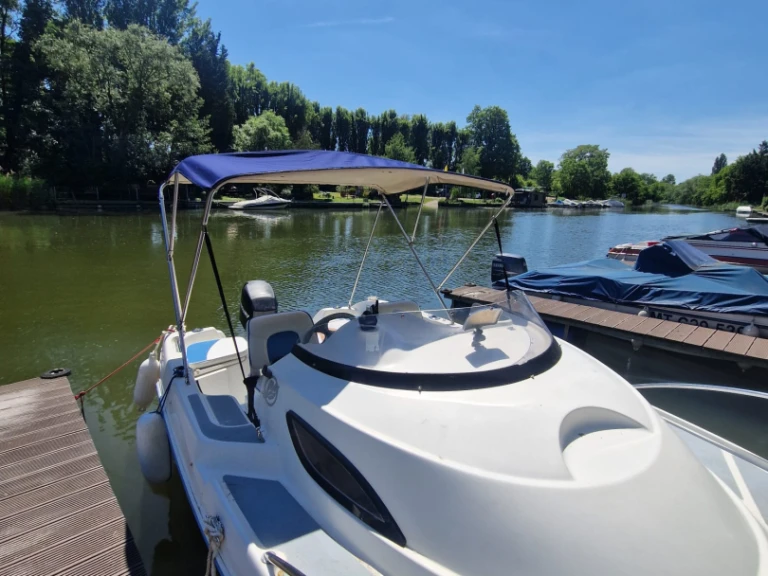 Noleggio Barca a motore Quicksilver con patente nautica