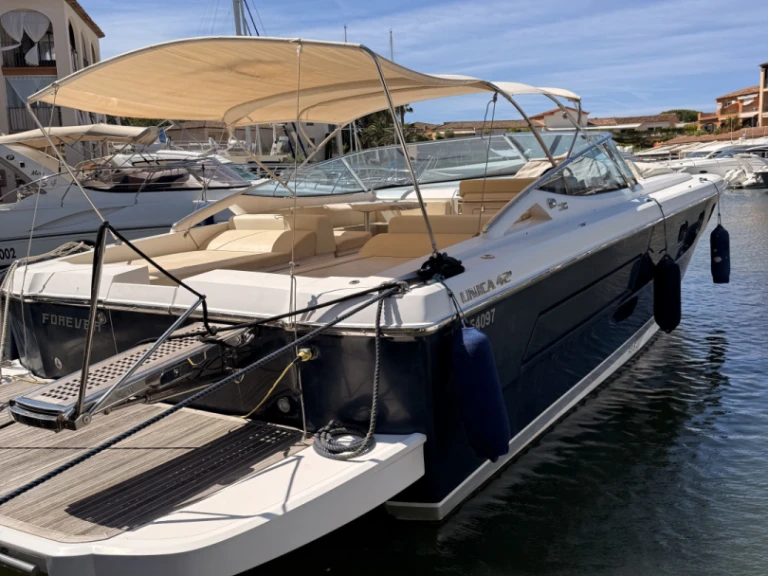 Noleggio Barca a motore Ulisse 2000 Napoli con patente nautica