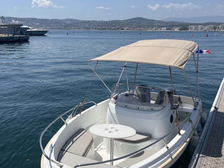 Noleggio Barca a motore a Antibes – Jeanneau Cap Camarat 5.5 CC Serie 2 Style