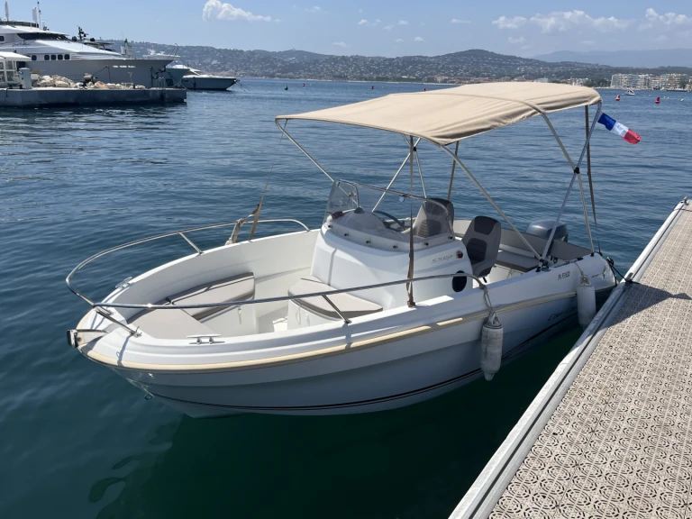 Noleggio Barca a motore con o senza skipper Jeanneau a Antibes