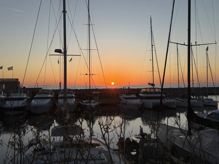 Noleggio barche San Vincenzo economico Atlantis 425 SC
