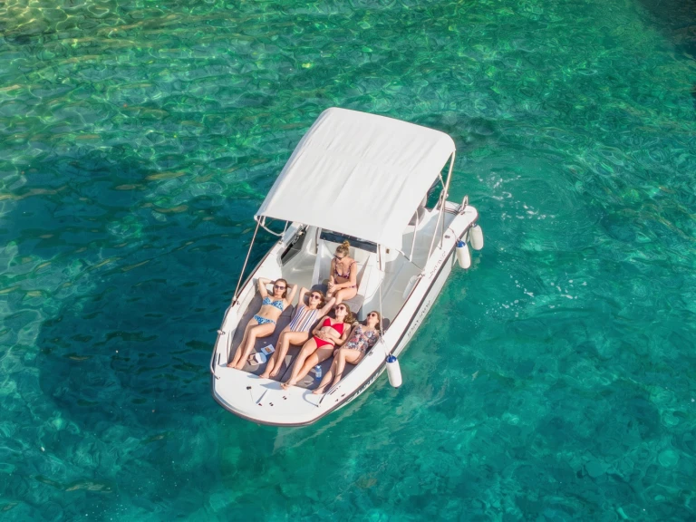 Noleggio Barca a motore Orizzonti con patente nautica