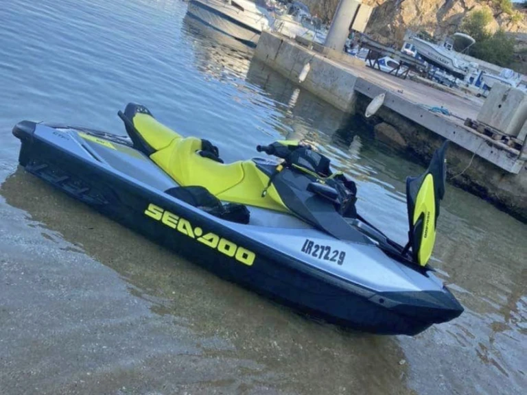 Noleggiare una Sea-Doo GTI se 170 a Martigues