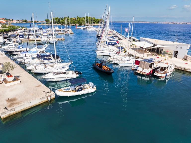 Sea Marine 860 da affittare a  Preko