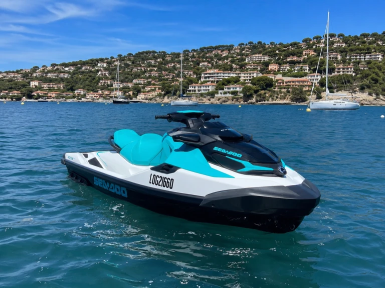 Sea-Doo GTX  da affittare a  Le Grau-du-Roi